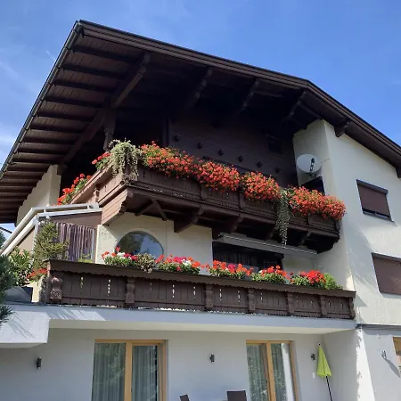 Apart-hochzillertal Gartenwohnung * Kaltenbach