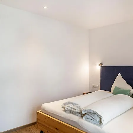 شقة Apart-hochzillertal Gartenwohnung