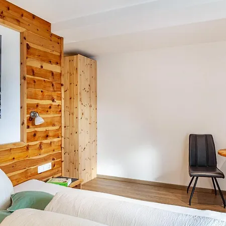 شقة Apart-hochzillertal Gartenwohnung