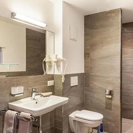 شقة Apart-hochzillertal Gartenwohnung